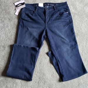 NWT Calvin Klein Sz 14 curvy boot cut jeans